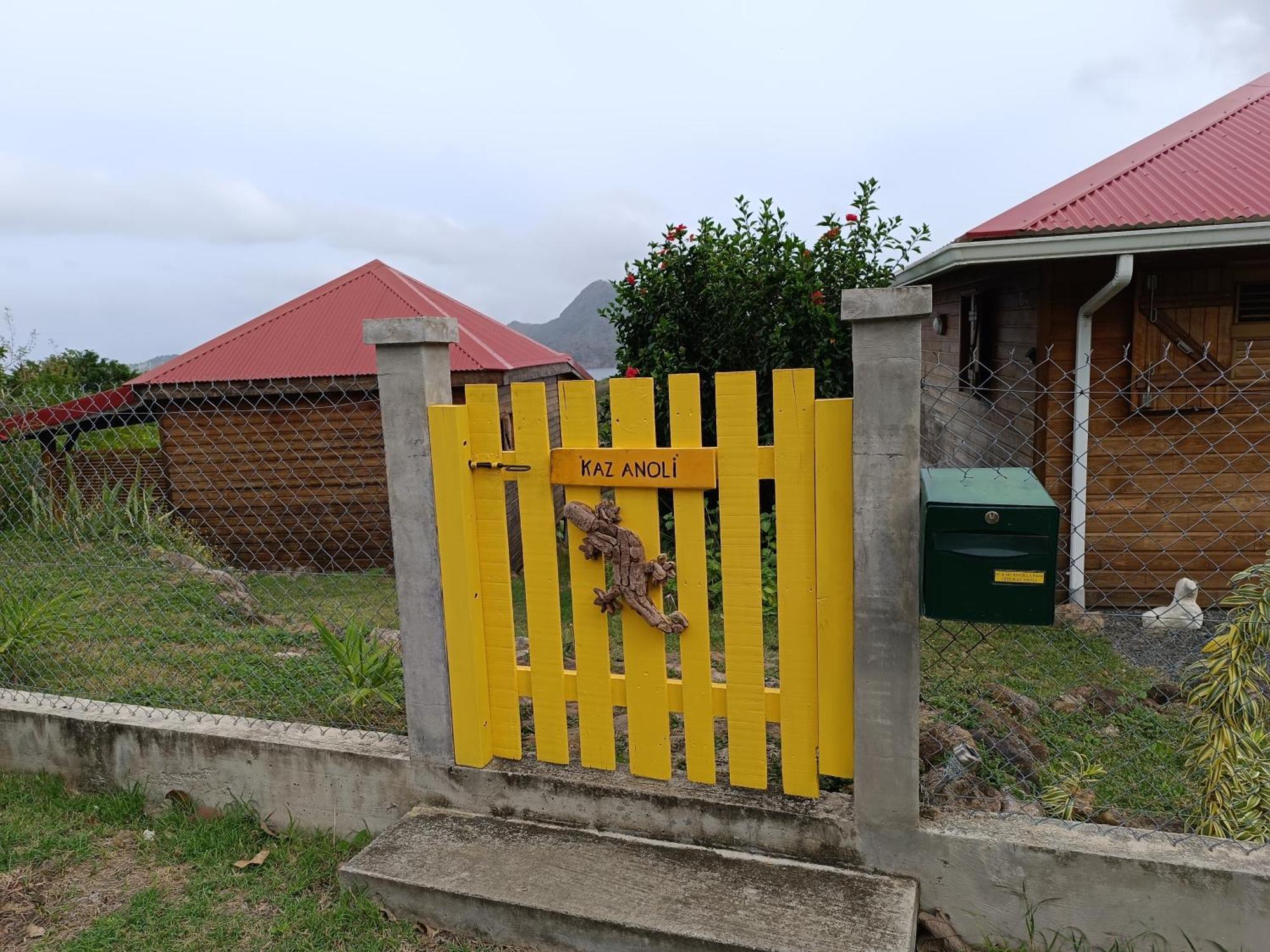 KAZ ANOLI La TI KAZ Villa Terre-de-Bas Bagian luar foto